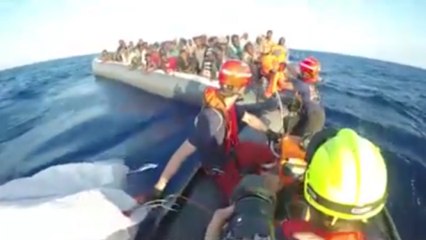 Italia vuelve a negar sus puertos a un barco con más de 220 migrantes