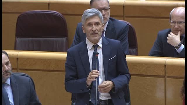 Marlaska recuerda al PP que un ministro suyo defendió el fin de la dispersión de presos de ETA si esta se disolvía