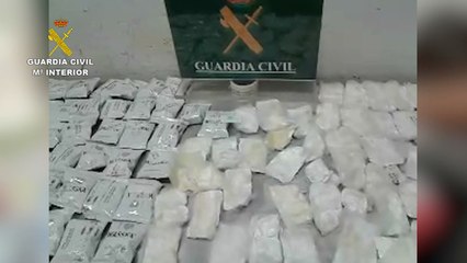 Interceptada droga en Barajas oculta en ropa de bebé