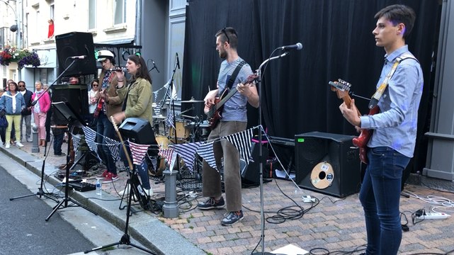 The Seagull busters en concert lors de la Fête de la musique