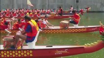 China celebra su histórica carrera de botes de dragón