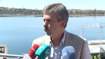 La bandera azul vuelve a la Playa Dulce de Orellana la Vieja