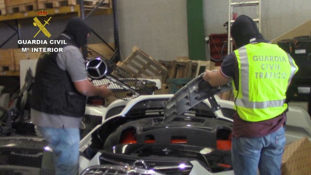 Desmantelada organización especializada en robo y despiece de vehículos