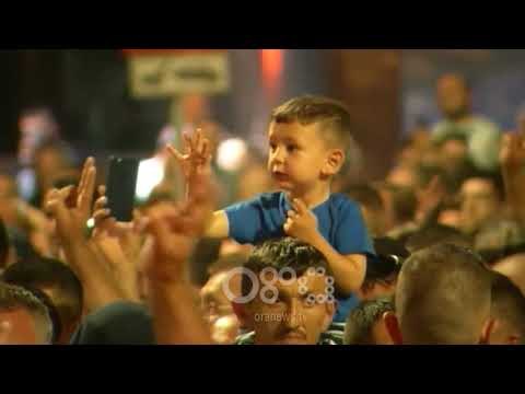 RTV Ora - Në këmbë për ardhmen, ky është protestuesi më special sot para kryeministrisë