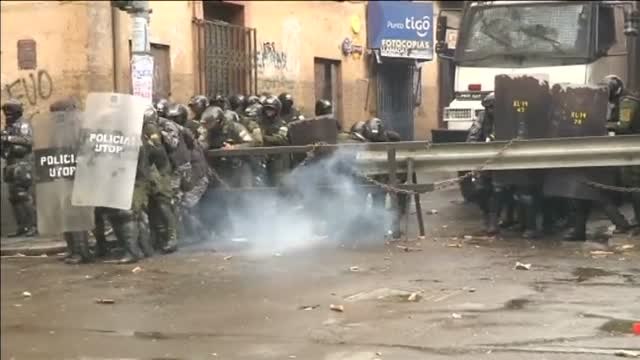Nueva jornada de protestas de los estudiantes en La Paz (Bolivia) para denunciar los recortes del Gobierno