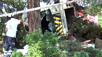 Öğretmenler ve çocukları taşıyan midibüs devrildi: 17 yaralı - DENİZLİ