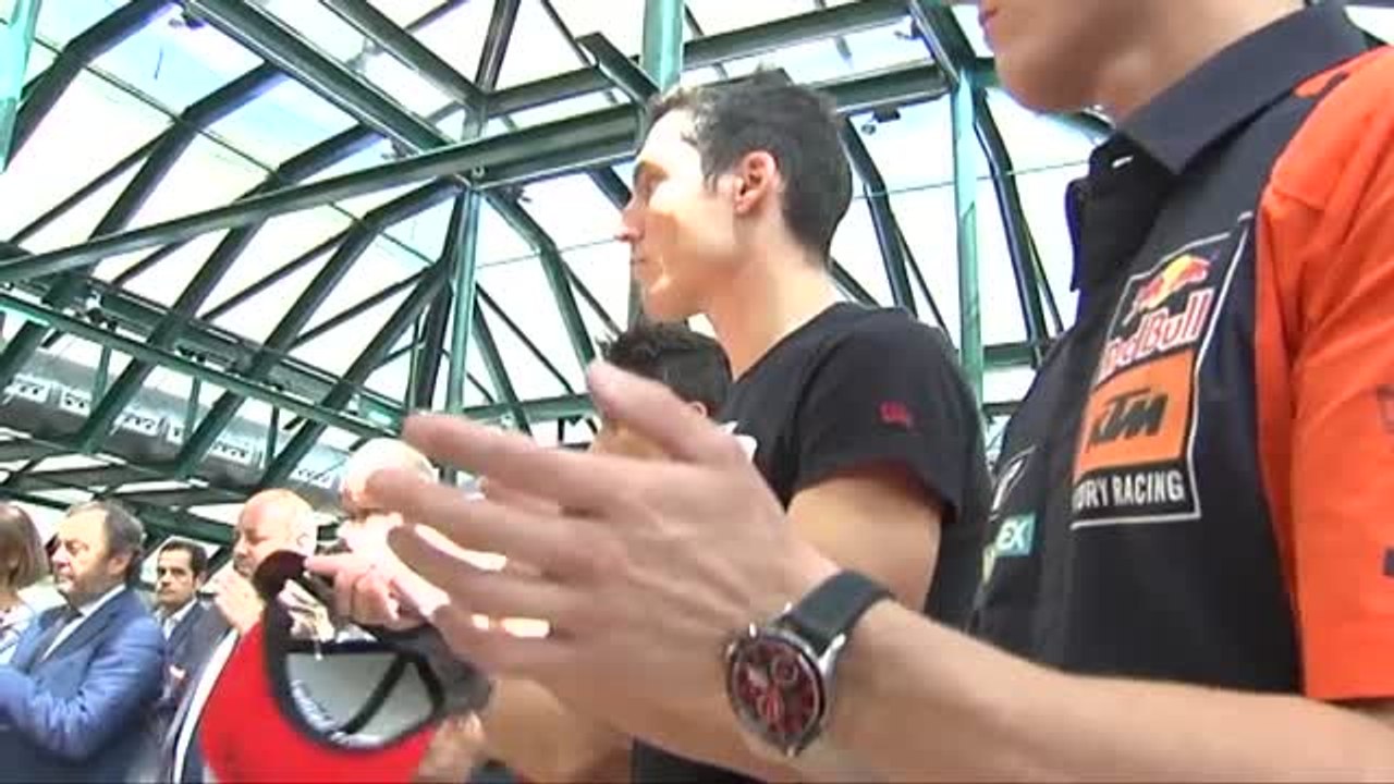 Emotivo minuto de silencio por Andreas Pérez en la presentación del GP de Catalunya