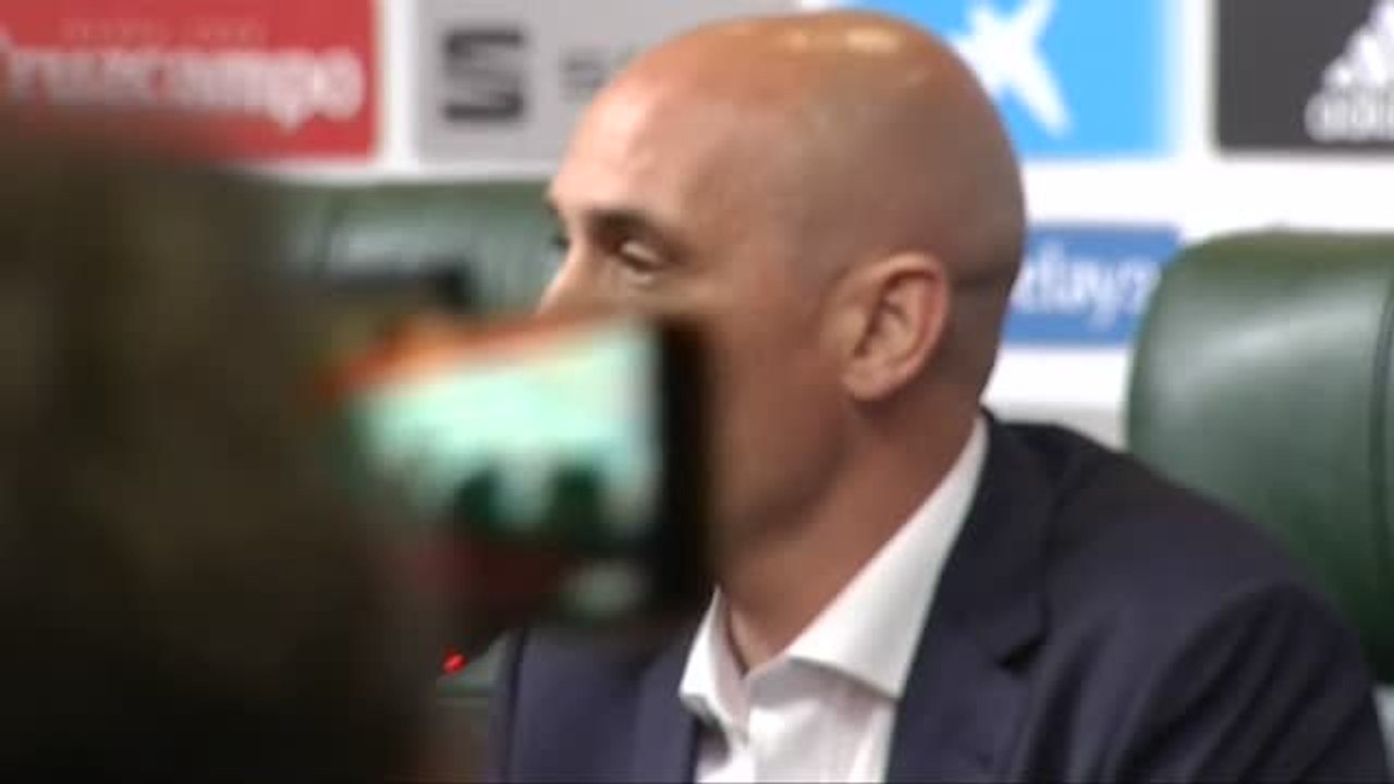 Rubiales destituye a Lopetegui por su negociación con el Real Madrid al margen de la RFEF