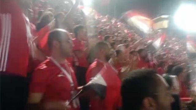 فرحة المشجعين بالهدف الأول لمنتخب مصر من داخل مدرجات استاد القاهرة