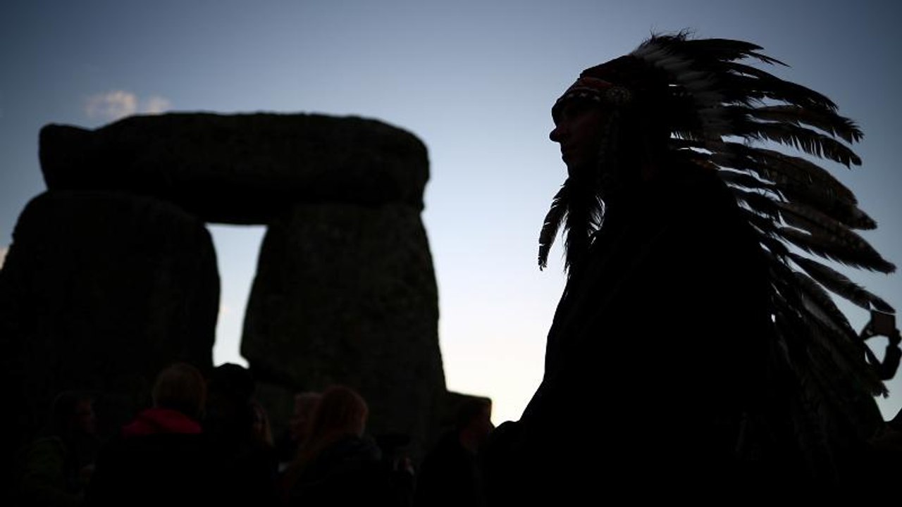 10.000 bei Sonnenwendfeier in Stonehenge