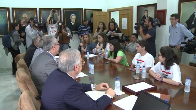 Estudiantes extremeños se concentran para no repetir los exámenes de selectividad