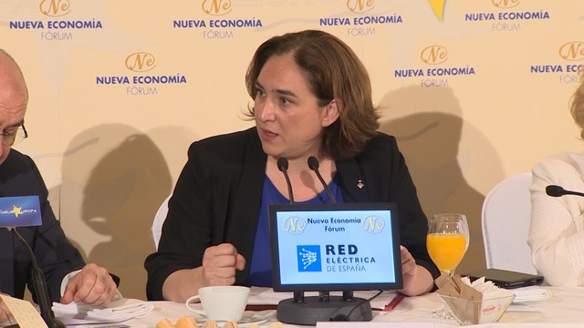 Colau urge a Sánchez a reunirse con Torra