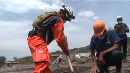 La tragedia de perder una familia entera en la erupción del volcán Fuego