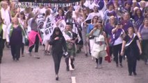 Miles de mujeres salen a las calles de Reino Unido en contra de la desigualdad de sexo