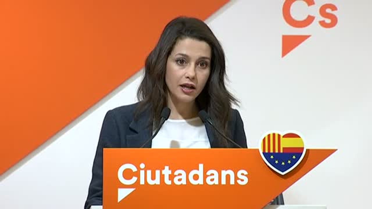 Arrimadas: "La primera decisión de Sánchez ha sido dar vía libre a Torra para que se pueda gastar en su procés ilegal el dinero de todos los catalanes".