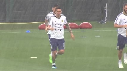 Argentina entrena en Barcelona bajo el 'diluvio universal'