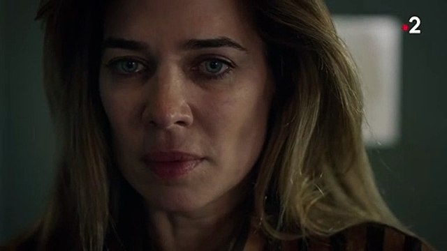 Cécile découvre l'envers du décor (Ep215)