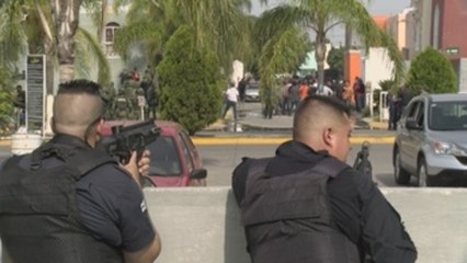 Asesinato de policía desata tiroteo en el oeste de México