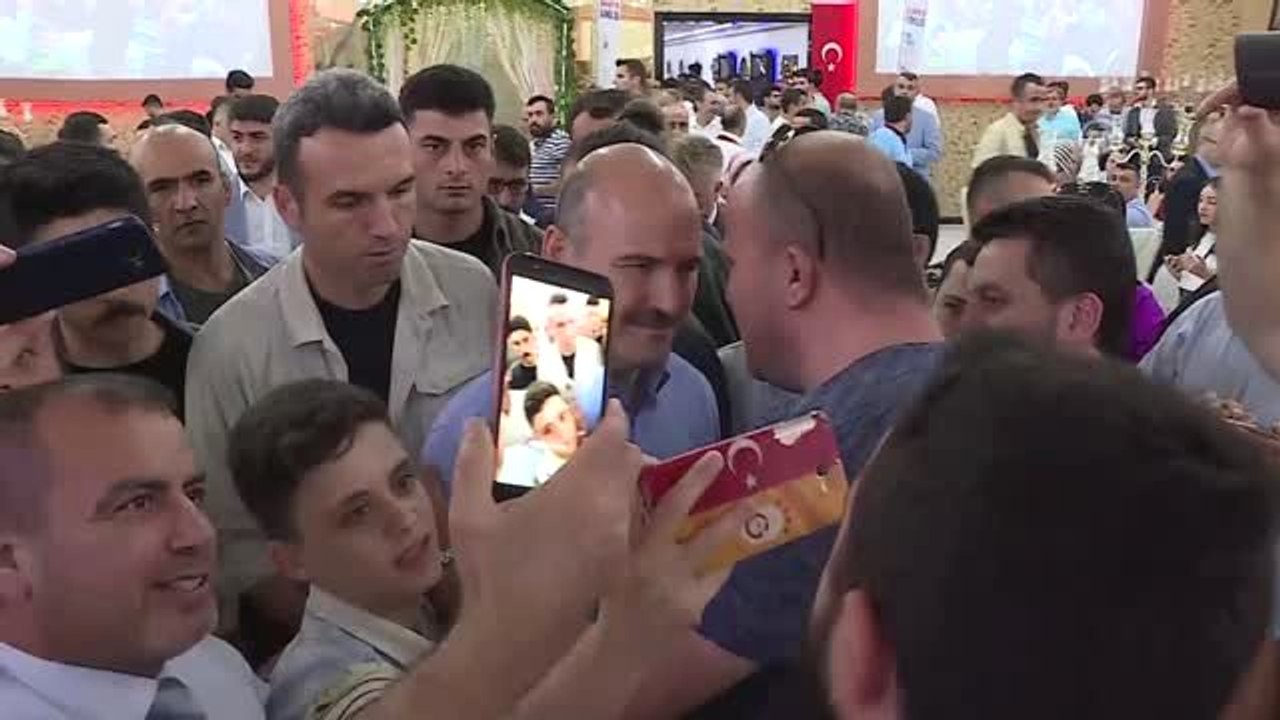 "Bu grup siyasi hile yapmaktan korkmamaktadır" (1)