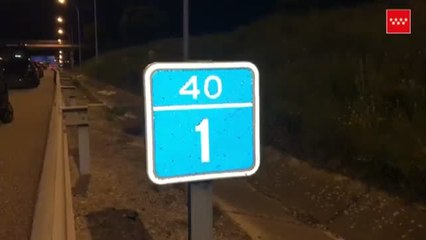 Un octogenario muere arrollado en Madrid mientras señalizaba la avería de su coche