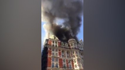 Gran incendio en un hotel de lujo en Londres