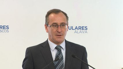 Alonso cree "extrañas" las declaraciones de Aznar