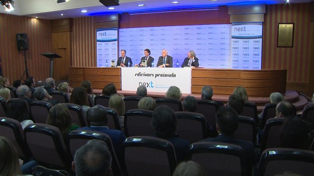 Aznar ofrece su ayuda para unir el centro-derecha