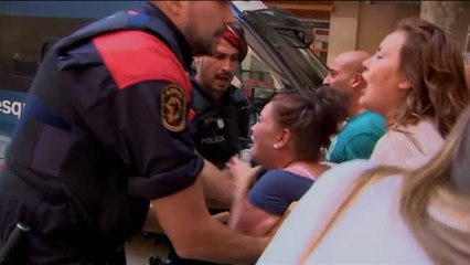 Los Mossos trasladan a su vivienda al detenido por la muerte de una niña de 13 años en Vilanova i la Geltru