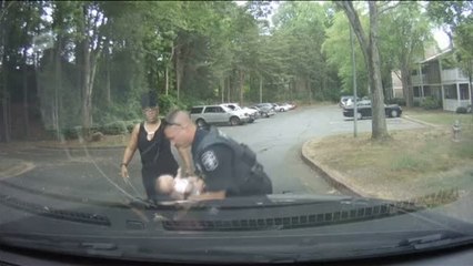 La rápida intervención de un policía salva la vida de un bebé en EEUU