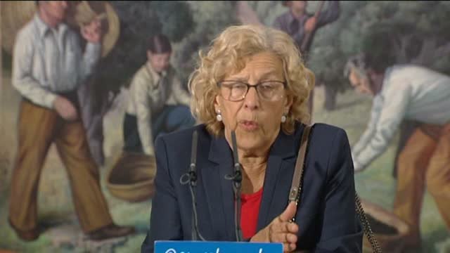 Carmena propone a Fátima Báñez que los inmigrantes sin papeles puedan trabajar en las obras del Ayuntamiento