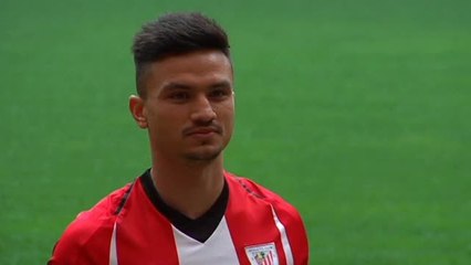 Cristian Ganea, presentado con el Athletic