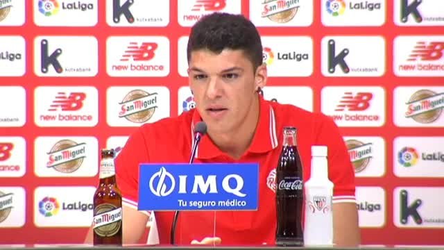 El Athletic Club presenta al lateral derecho Ander Capa procedente del Eibar