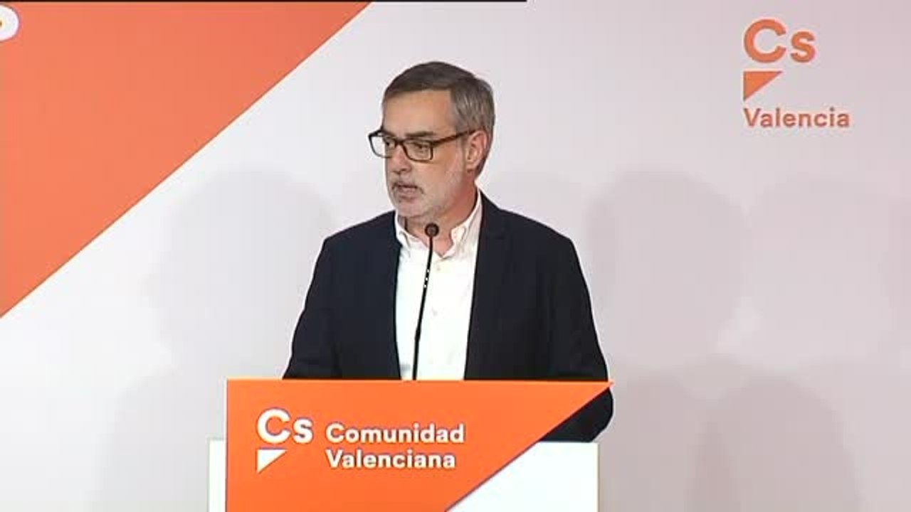 Ciudadanos exige a Rajoy que convoque elecciones y amenaza con una "moción de censura instrumental"
