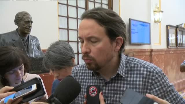 Iglesias reconoce que una baja participación en la consulta sobre su continuidad también les obligaría a dimitir