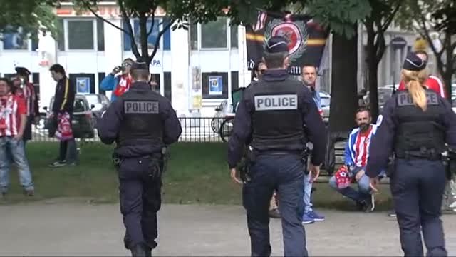 Los aficionados del Atlético toman Lyon