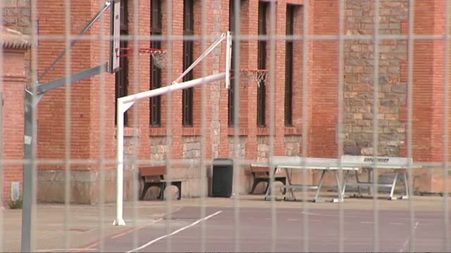 Un policía nacional fuera de servicio se atrinchera durante horas en los juzgados de Almunia de Doña Godina (Zaragoza)