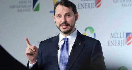 Bakan Berat Albayrak, aile fotoğrafı paylaştı