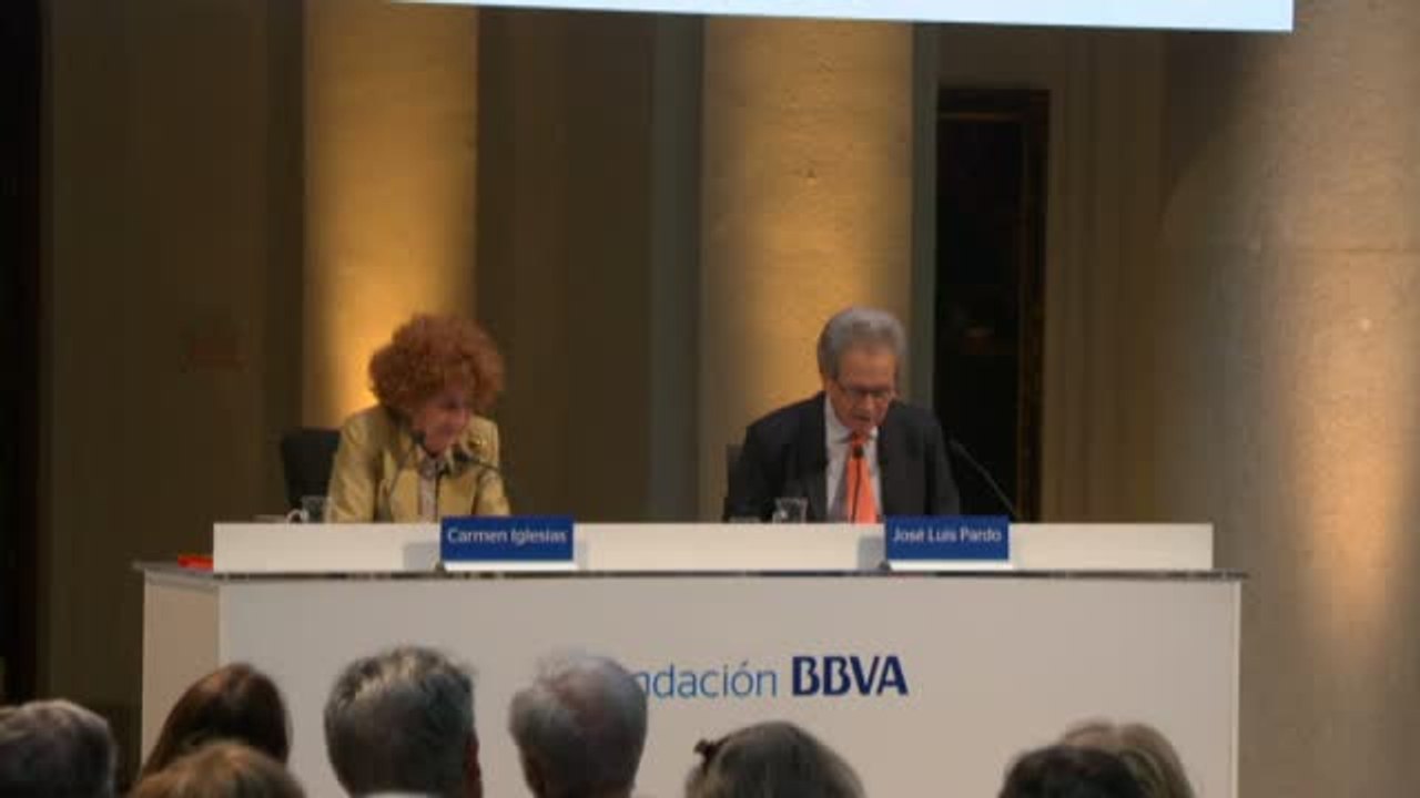 Carmen Iglesias y José Luis Pardo dialogan sobre "utopías, distopías y la idea de progreso" en la sede de la Fundación BBVA