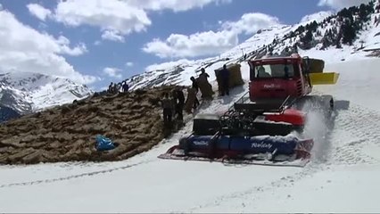 La estación de Candanchú prueba un sistema para almacenar la nieve