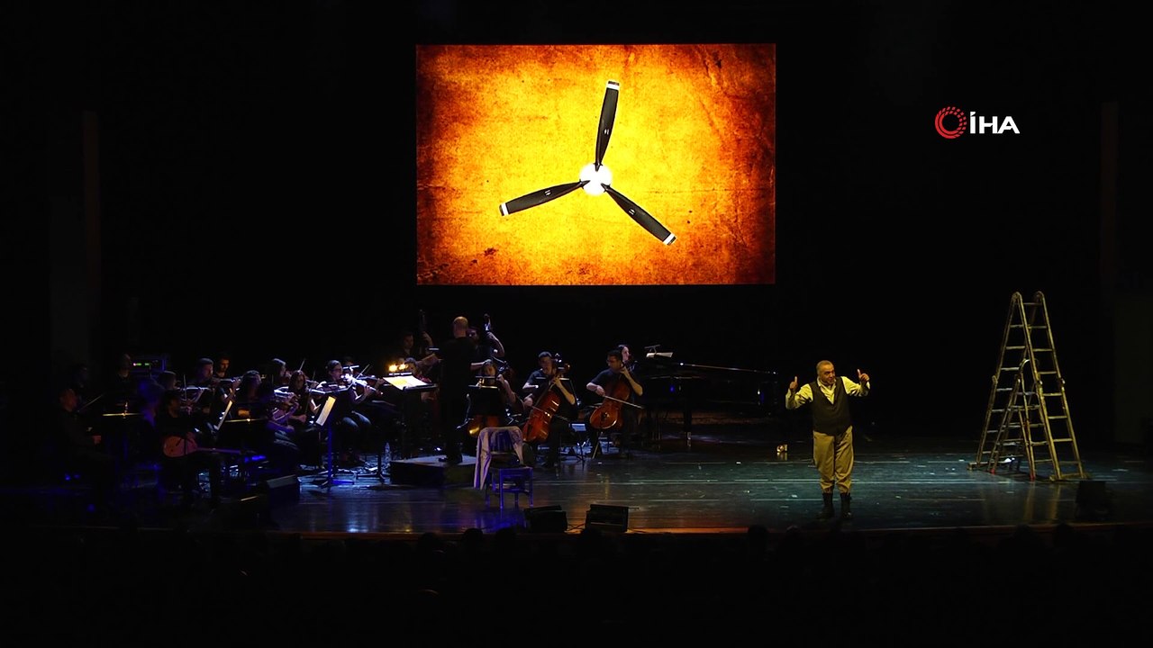 Vecihi Hürkuş Bursa'da sahnelendi