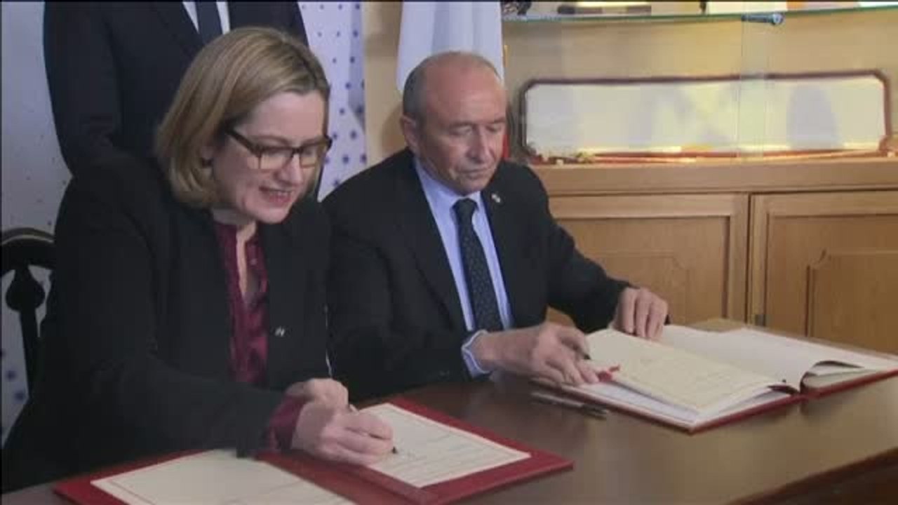 Dimite la ministra de Interior británica por el escándalo de las deportaciones de inmigrantes