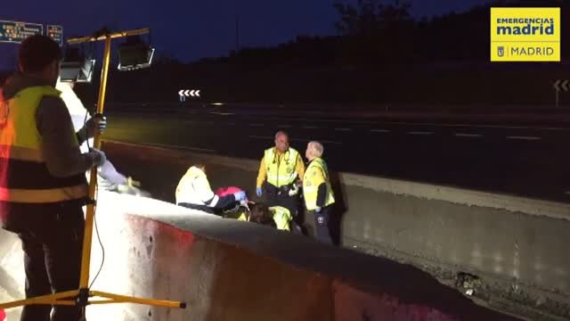 Atropellan a dos conductores cuando señalizaban un accidente en la M-40