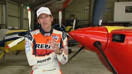 Volamos con Juan Velarde, el único español en la "Fórmula 1 del aire"