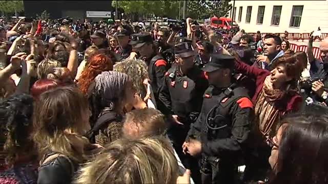 Indignación a las puertas del palacio de justicia de Pamplona tras conocerse la sentencia de 'La Manada'