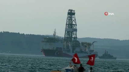 Yavuz Sondaj Gemisi Çanakkale Boğazı'ndan Geçti