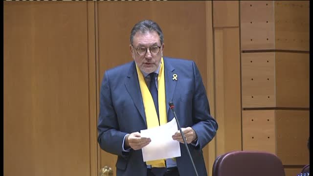 Zoido sostiene que es el reglamento del Barça el que prohíbe exhibir símbolos políticos