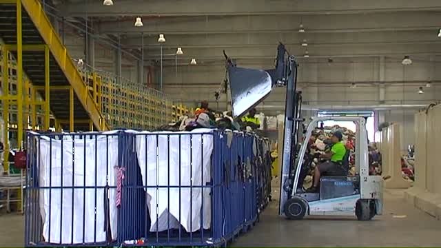 Los españoles domanos a Cáritas 90 millones de prendas en 2017