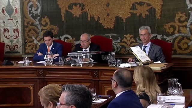 El PP recupera la alcaldía en Alicante gracias al voto en blanco de una concejala tránsfuga de Guanyar