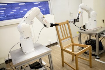 El robot que arma una silla de Ikea en 20 minutos