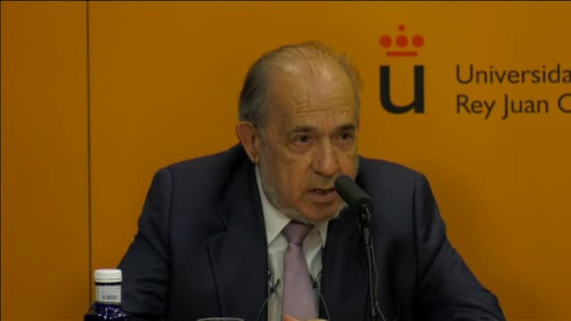 La Universidad suspende al director del Instituto del máster de Cifuentes